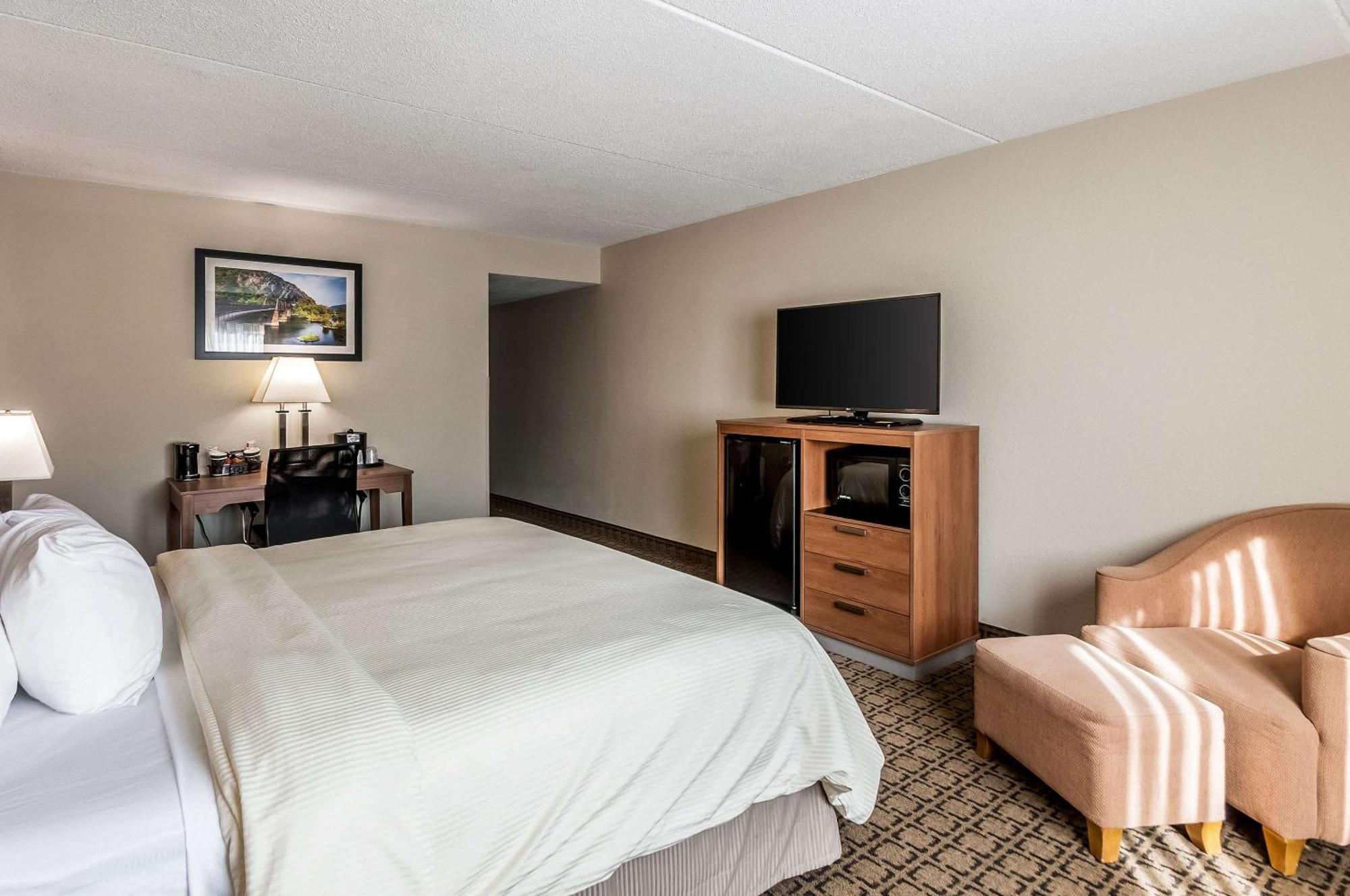 Clarion Inn Harpers Ferry-Charles Town Buitenkant foto