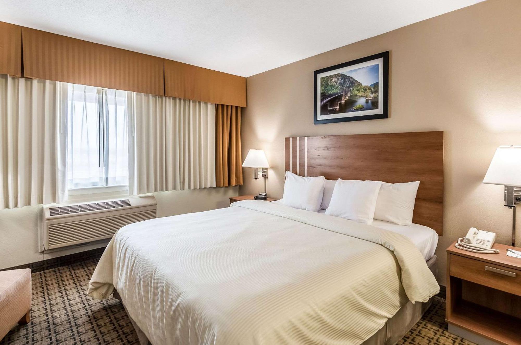 Clarion Inn Harpers Ferry-Charles Town Buitenkant foto